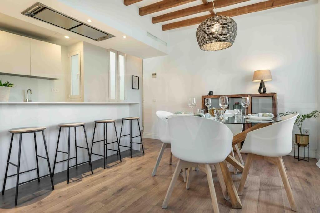 Modern Apartment Next To The Cervantes Theatre By Rems Malaga Exterior photo